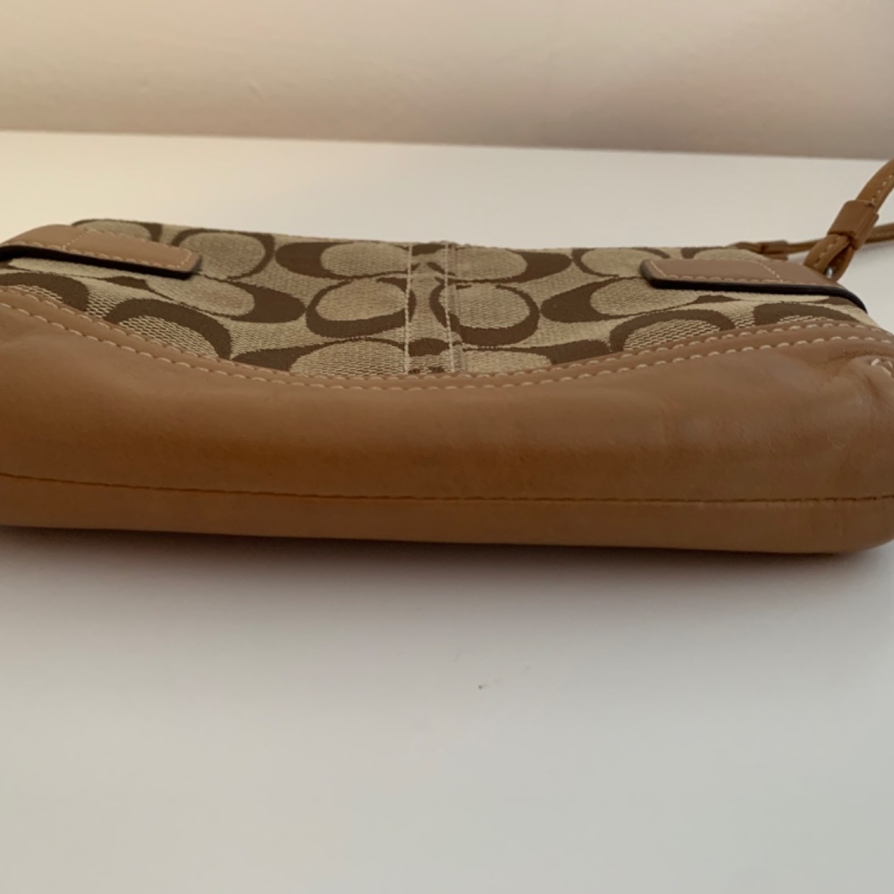 Coach wristlet - Picture 3 of 4